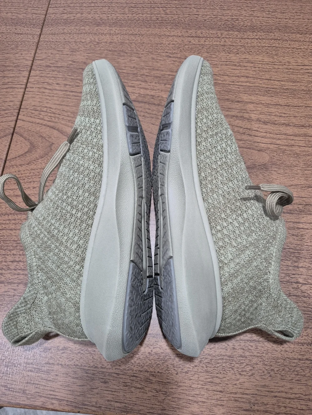 Like New! Vivaia Unisex Sneaker Sliders Urban Wool